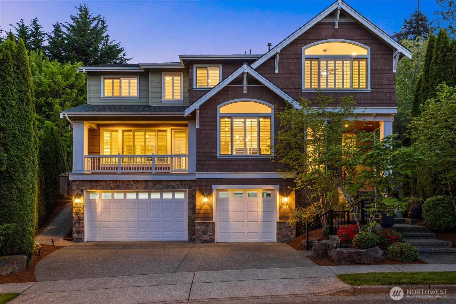 423 Sky Country Way NW, Issaquah, WA 98027