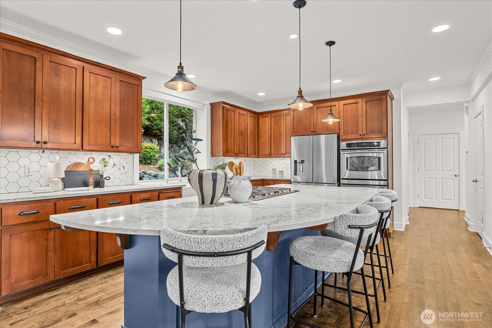 423 Sky Country Way NW, Issaquah, WA 98027