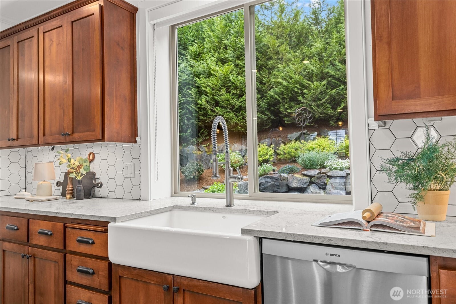 423 Sky Country Way NW, Issaquah, WA 98027