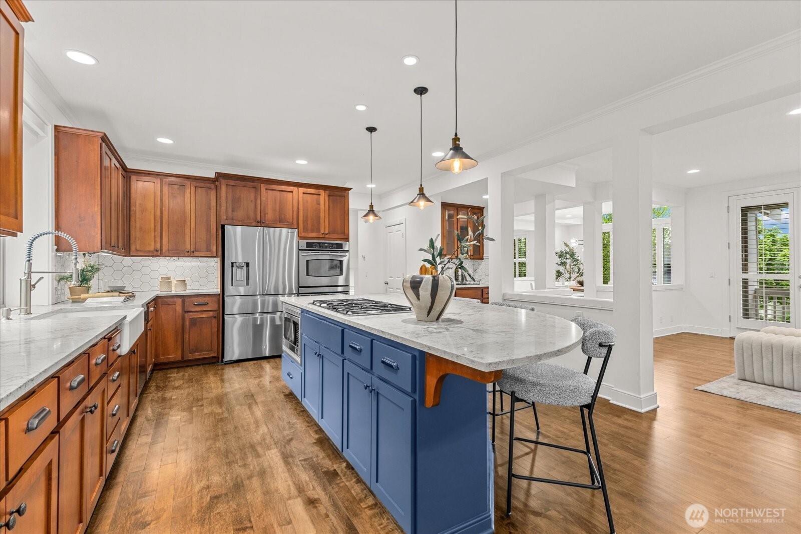423 Sky Country Way NW, Issaquah, WA 98027
