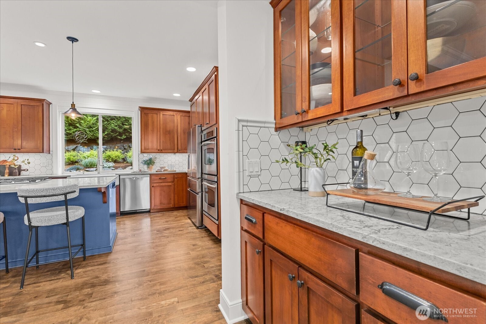 423 Sky Country Way NW, Issaquah, WA 98027