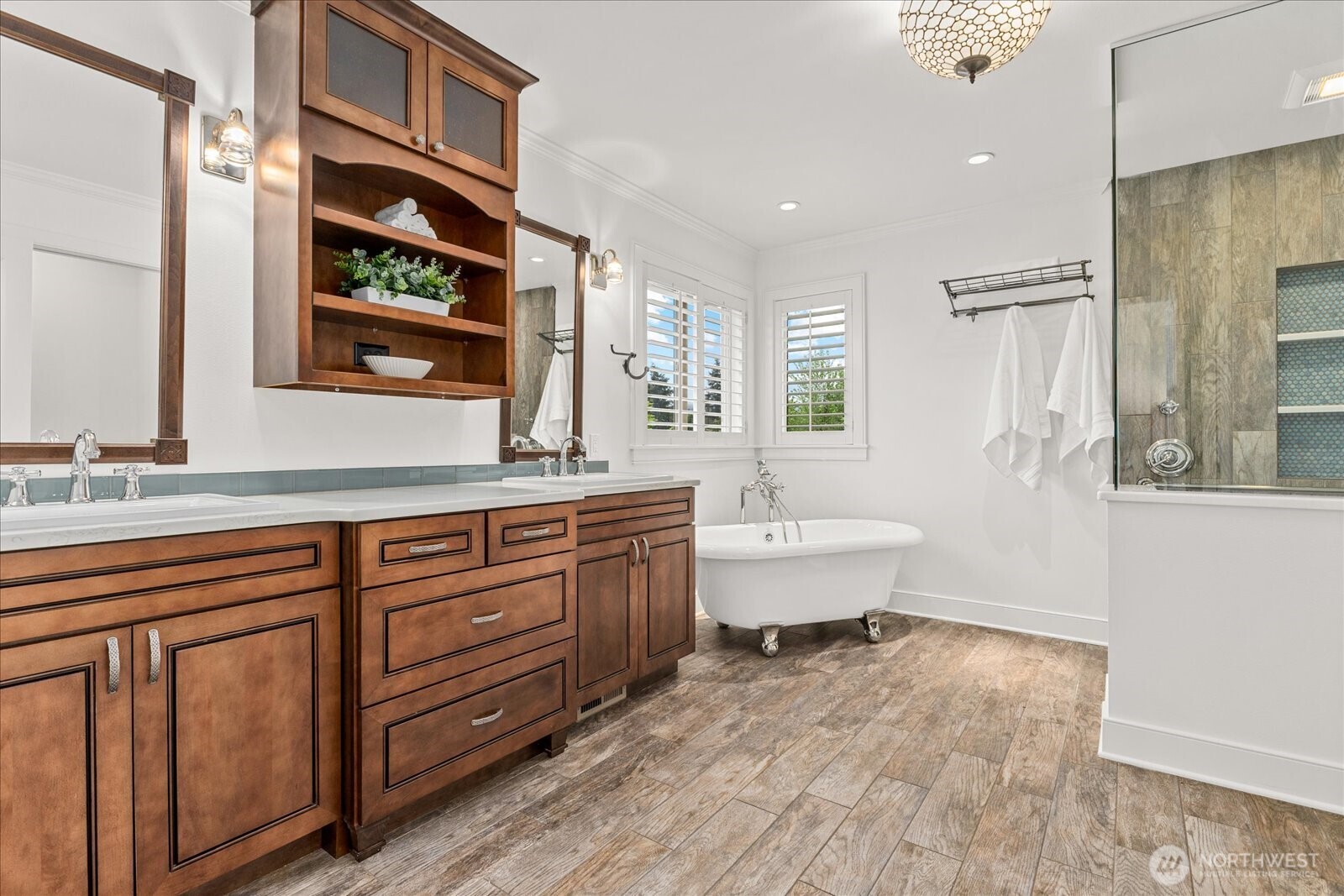 423 Sky Country Way NW, Issaquah, WA 98027