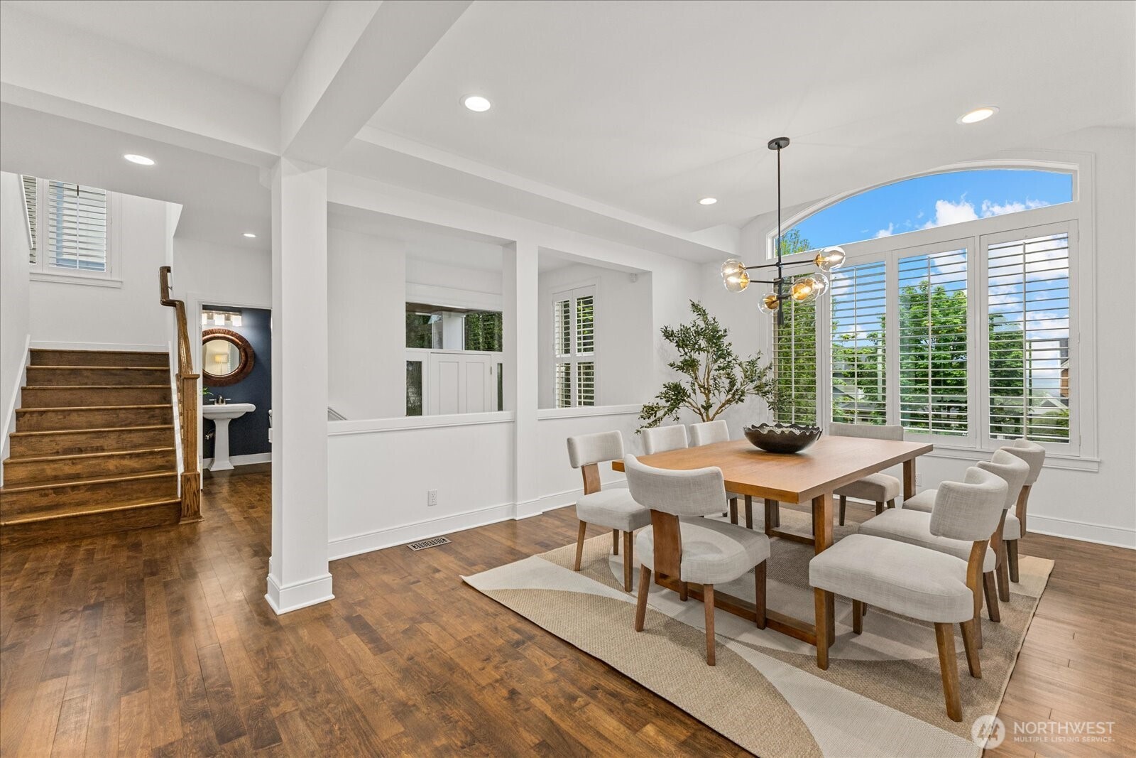 423 Sky Country Way NW, Issaquah, WA 98027