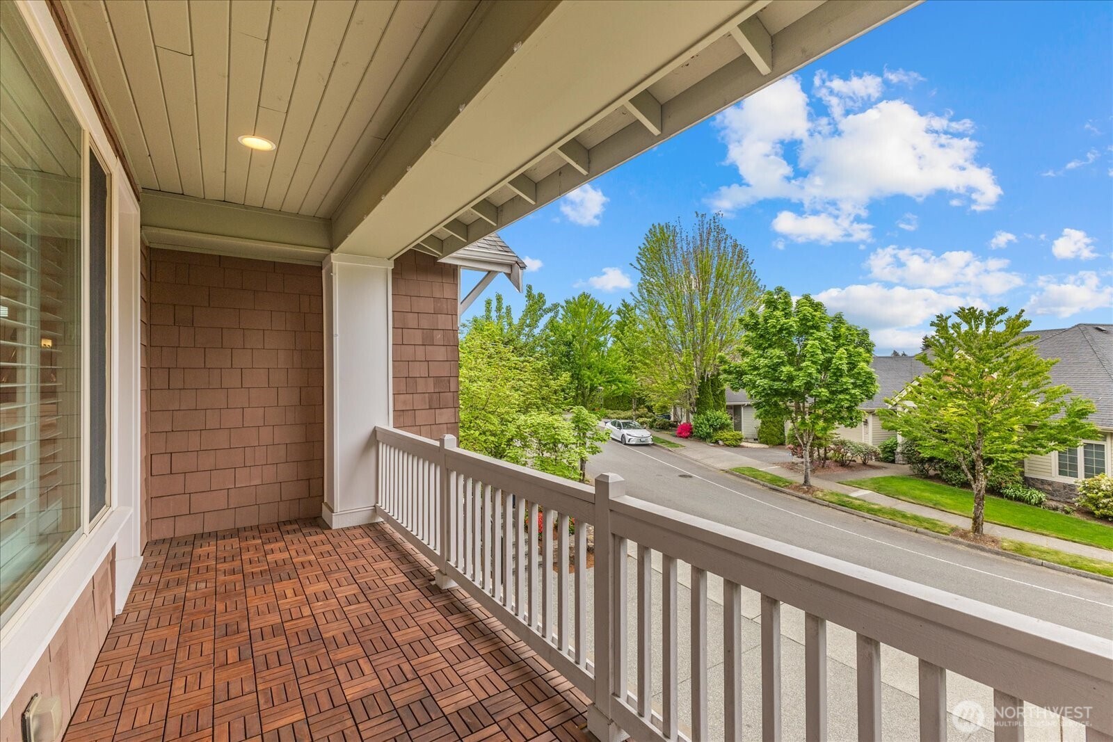 423 Sky Country Way NW, Issaquah, WA 98027