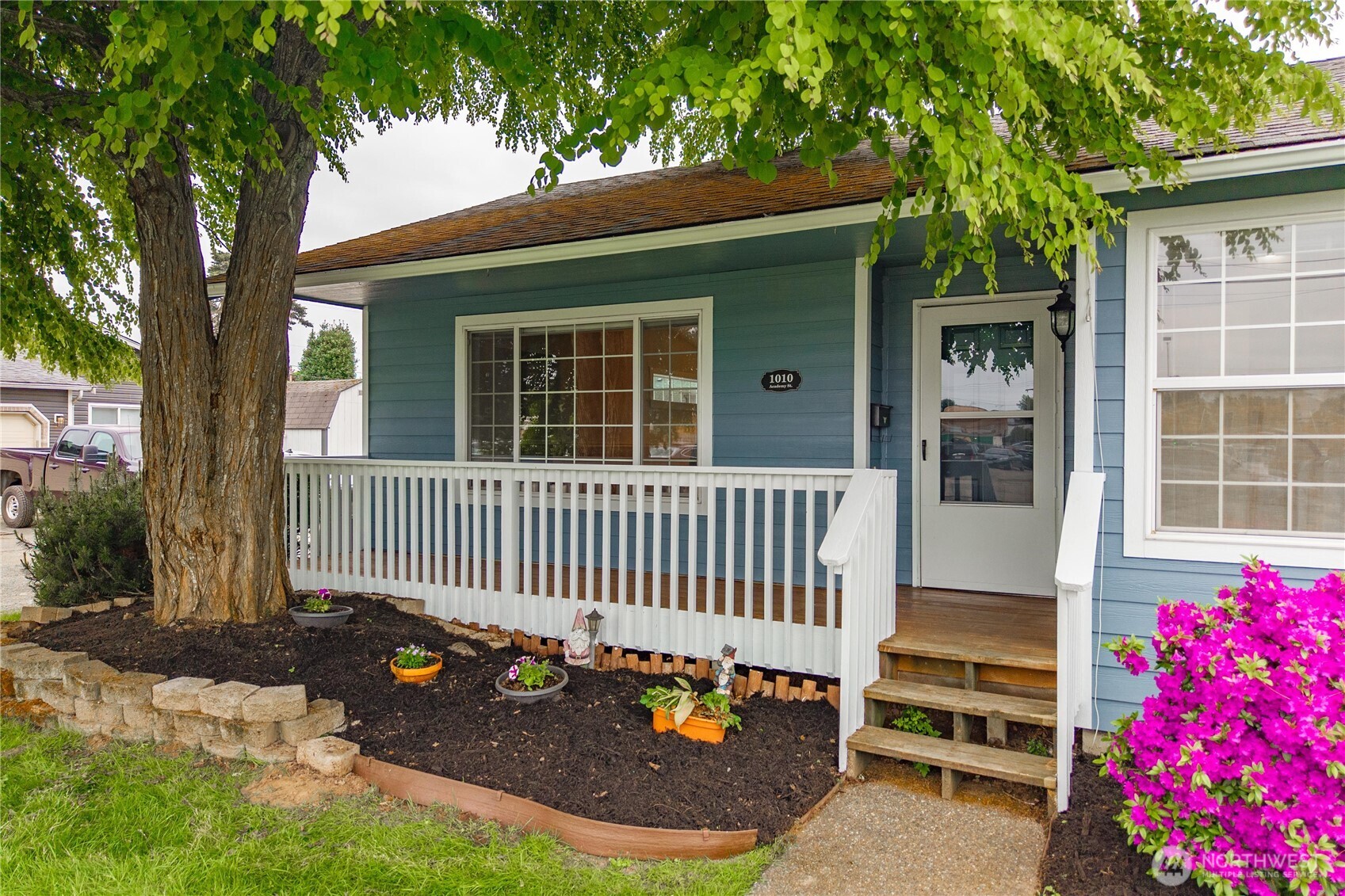 1010 Academy Street , Sumner, WA 98390-1450