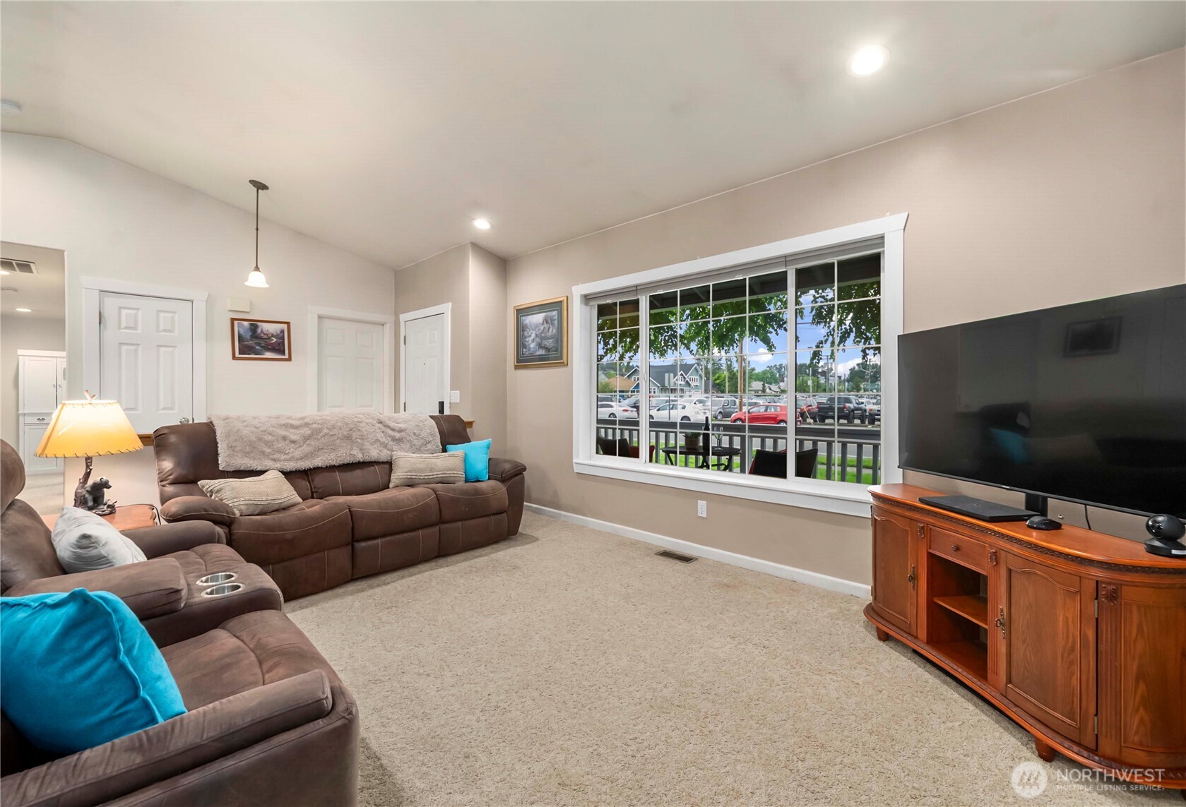 1010 Academy Street , Sumner, WA 98390-1450