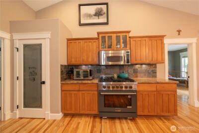 6031 139th Lane SW, Rochester, WA 98579 - Photo 11