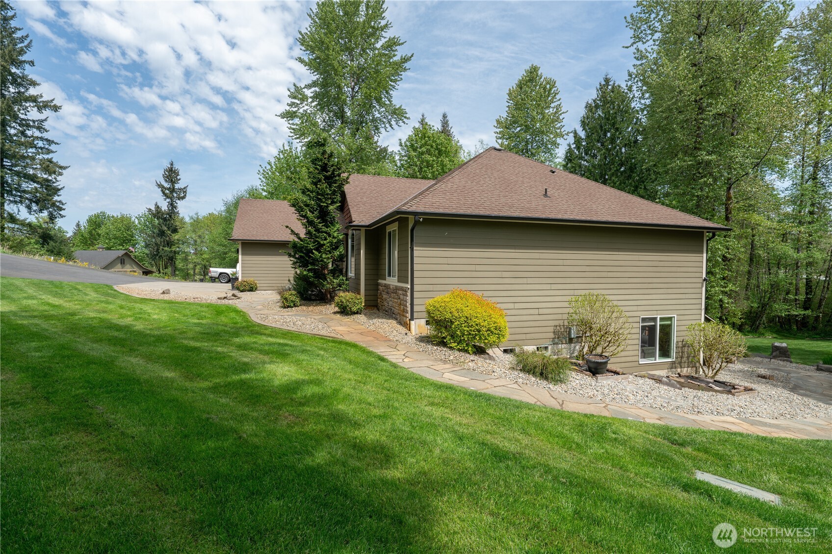 6031 139th Lane SW, Rochester, WA 98579