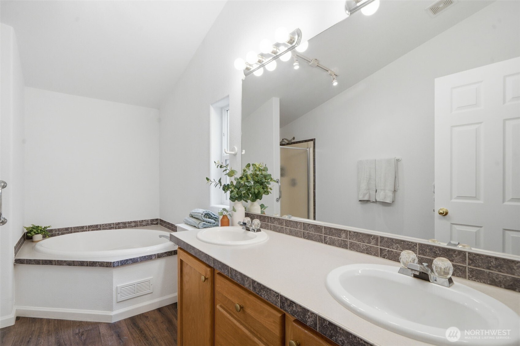 71 E Richardson Road , Belfair, WA 98528