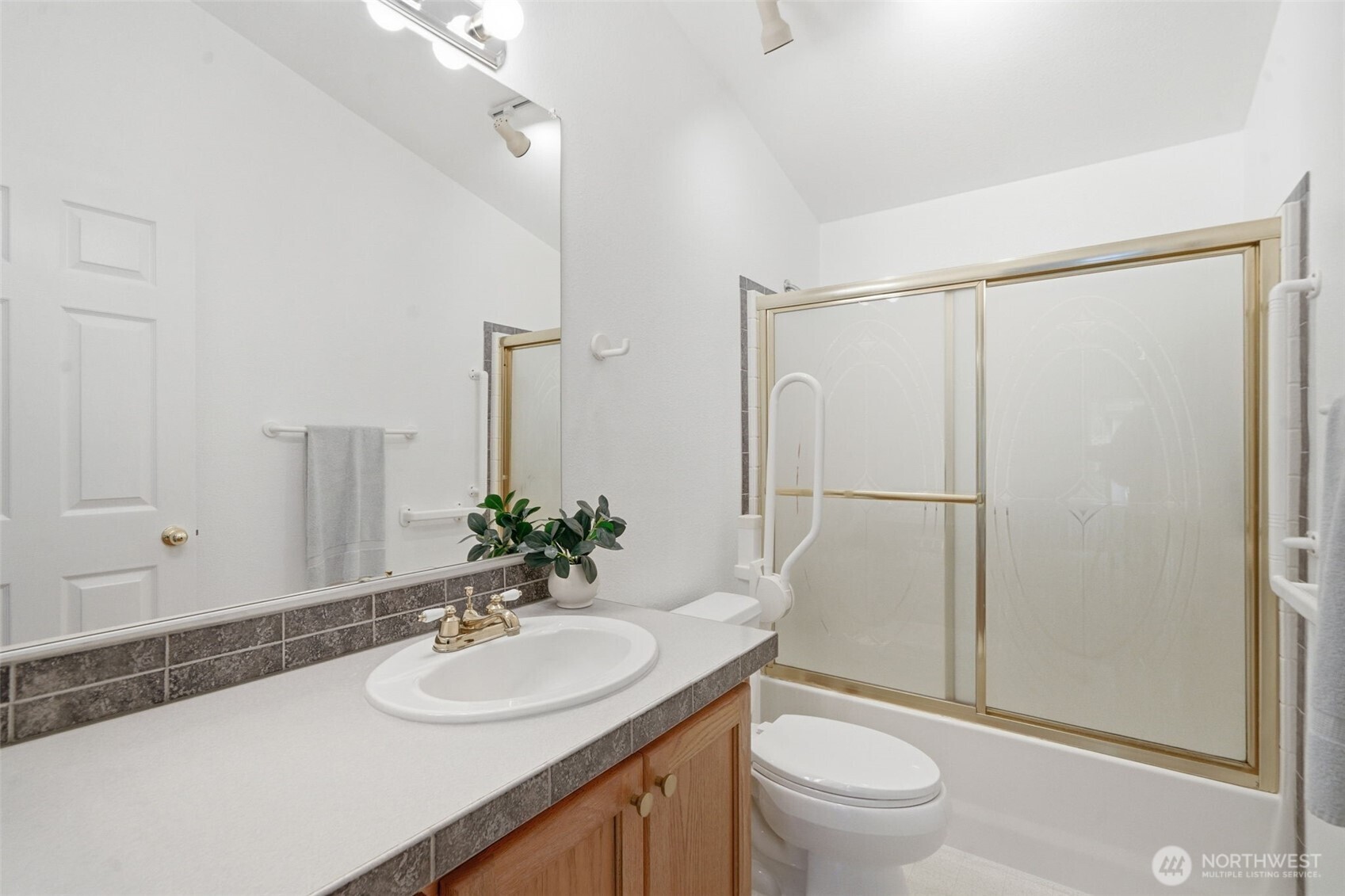71 E Richardson Road , Belfair, WA 98528