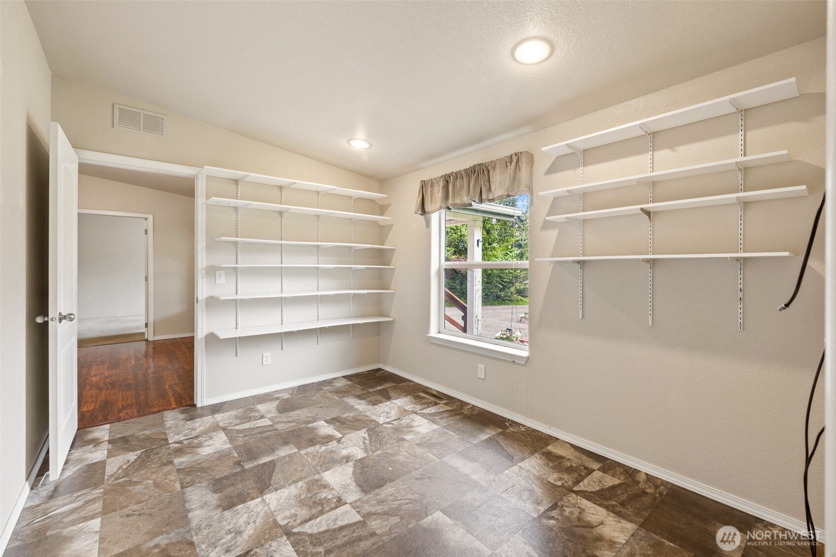 434 John Jacobs Road , Port Angeles, WA 98362