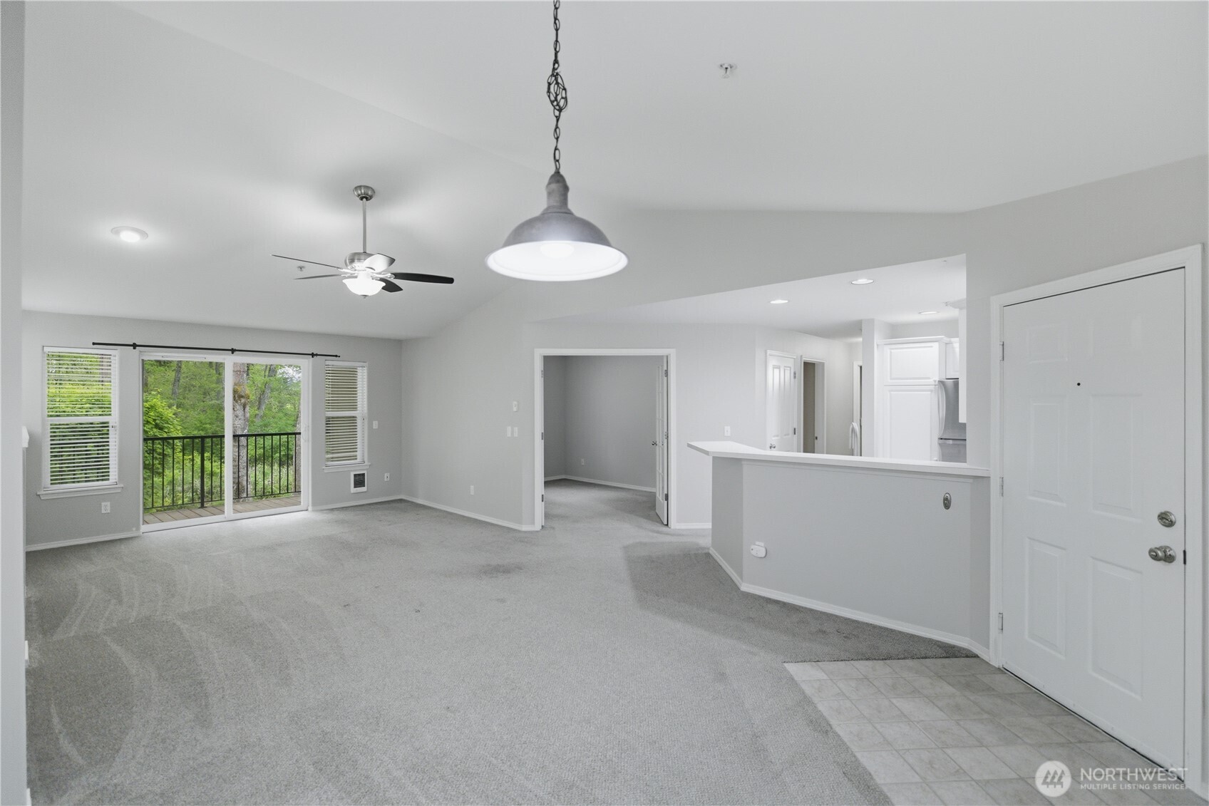 2131 Hammond Ave #D9, Dupont, WA 98327