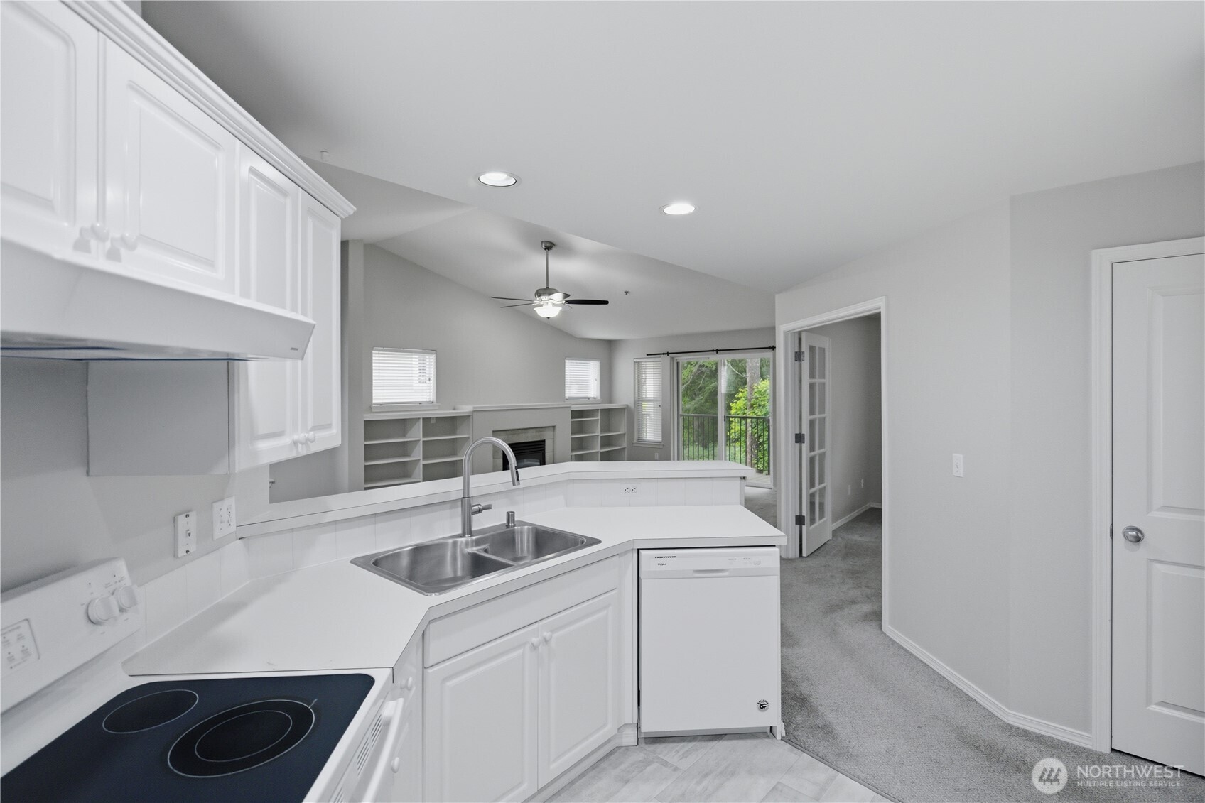 2131 Hammond Ave #D9, Dupont, WA 98327