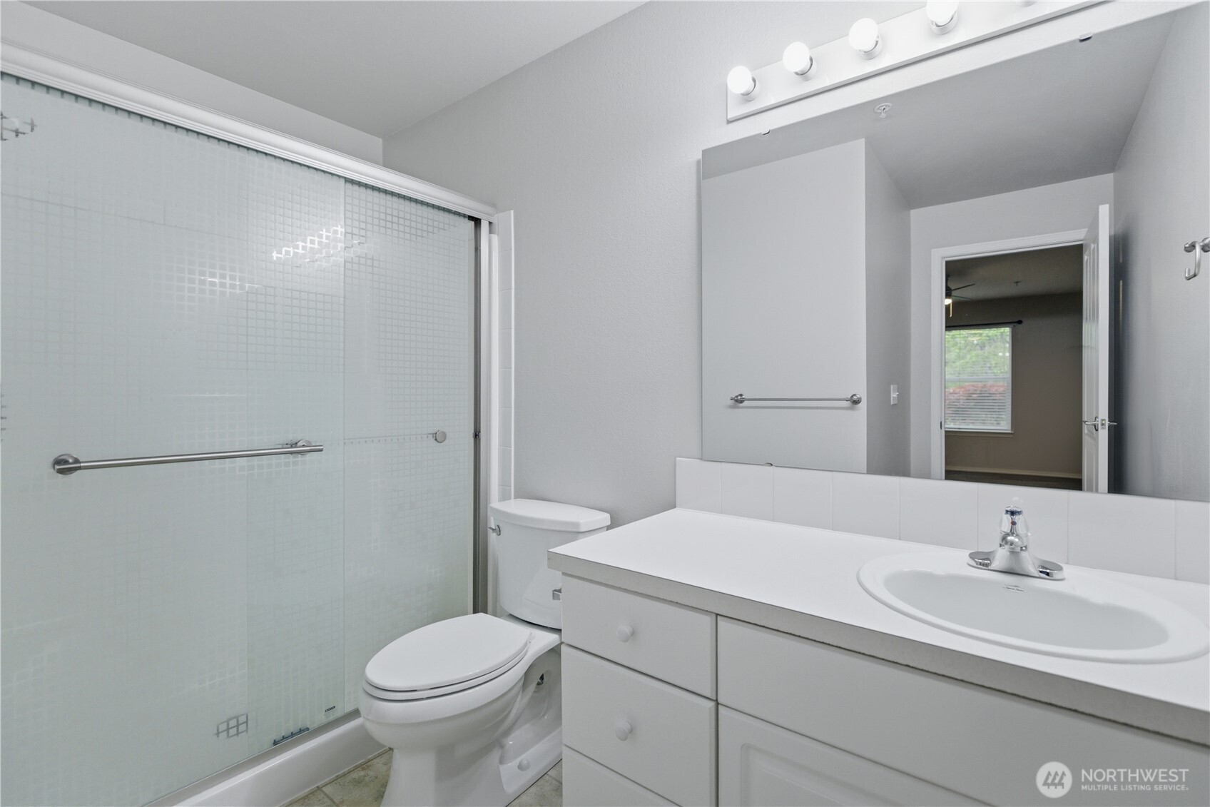 2131 Hammond Ave #D9, Dupont, WA 98327
