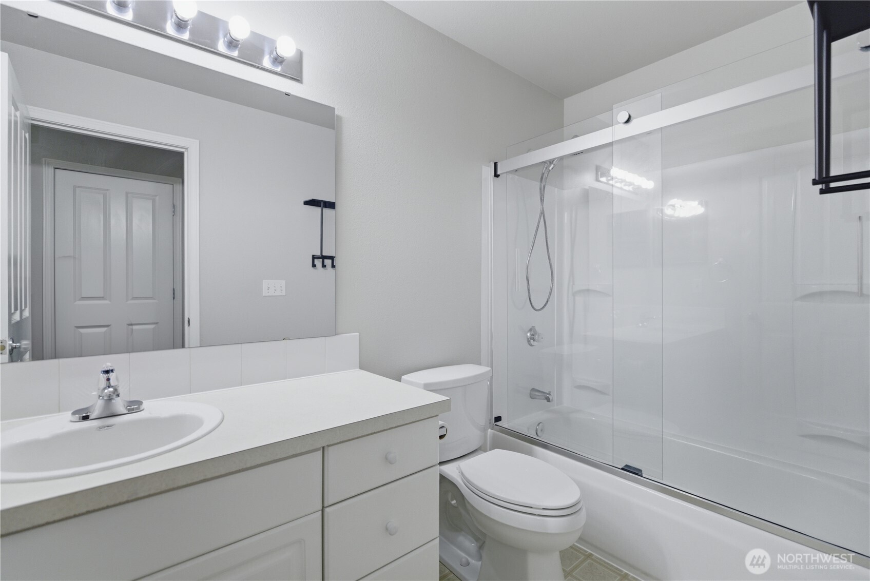 2131 Hammond Ave #D9, Dupont, WA 98327