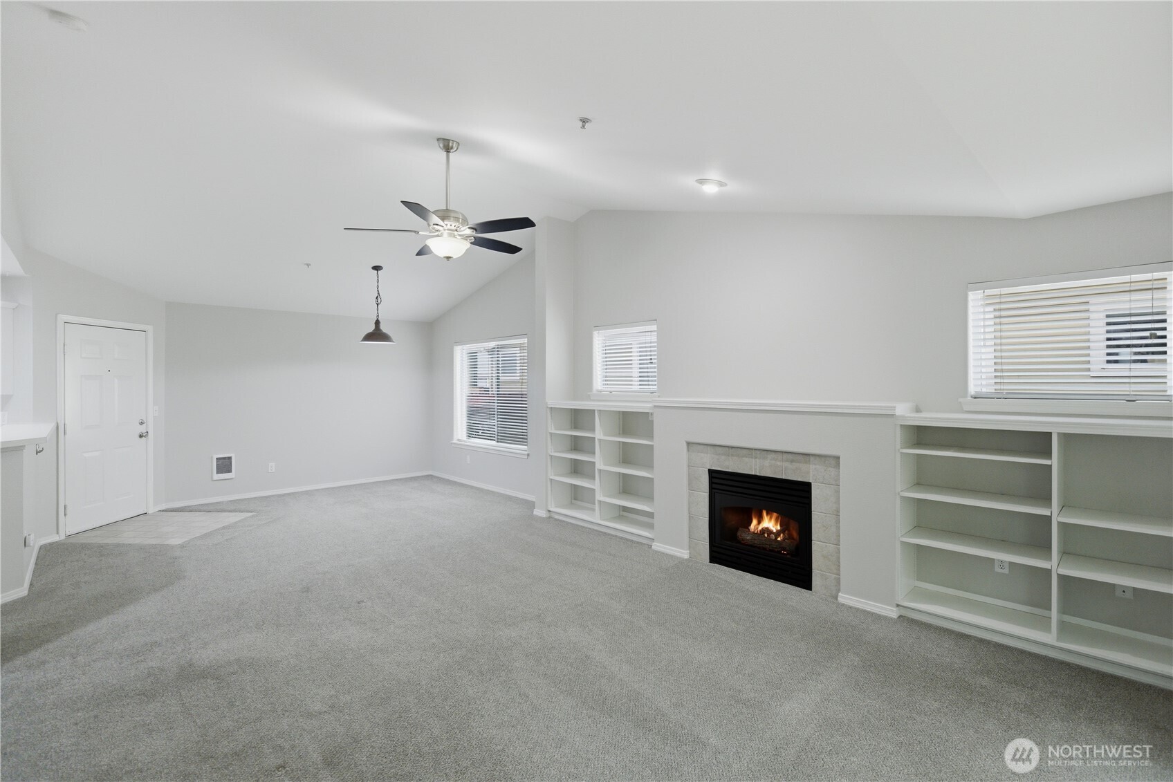 2131 Hammond Ave #D9, Dupont, WA 98327