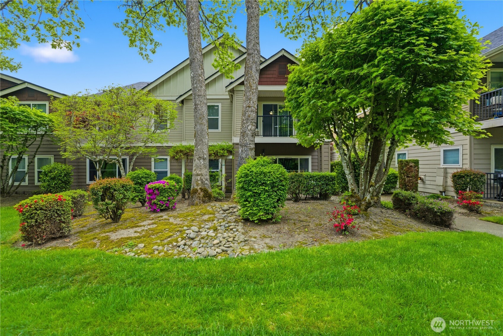2131 Hammond Ave #D9, Dupont, WA 98327