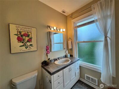 1215 Burwell Street , Bremerton, WA 98337 - Photo 8