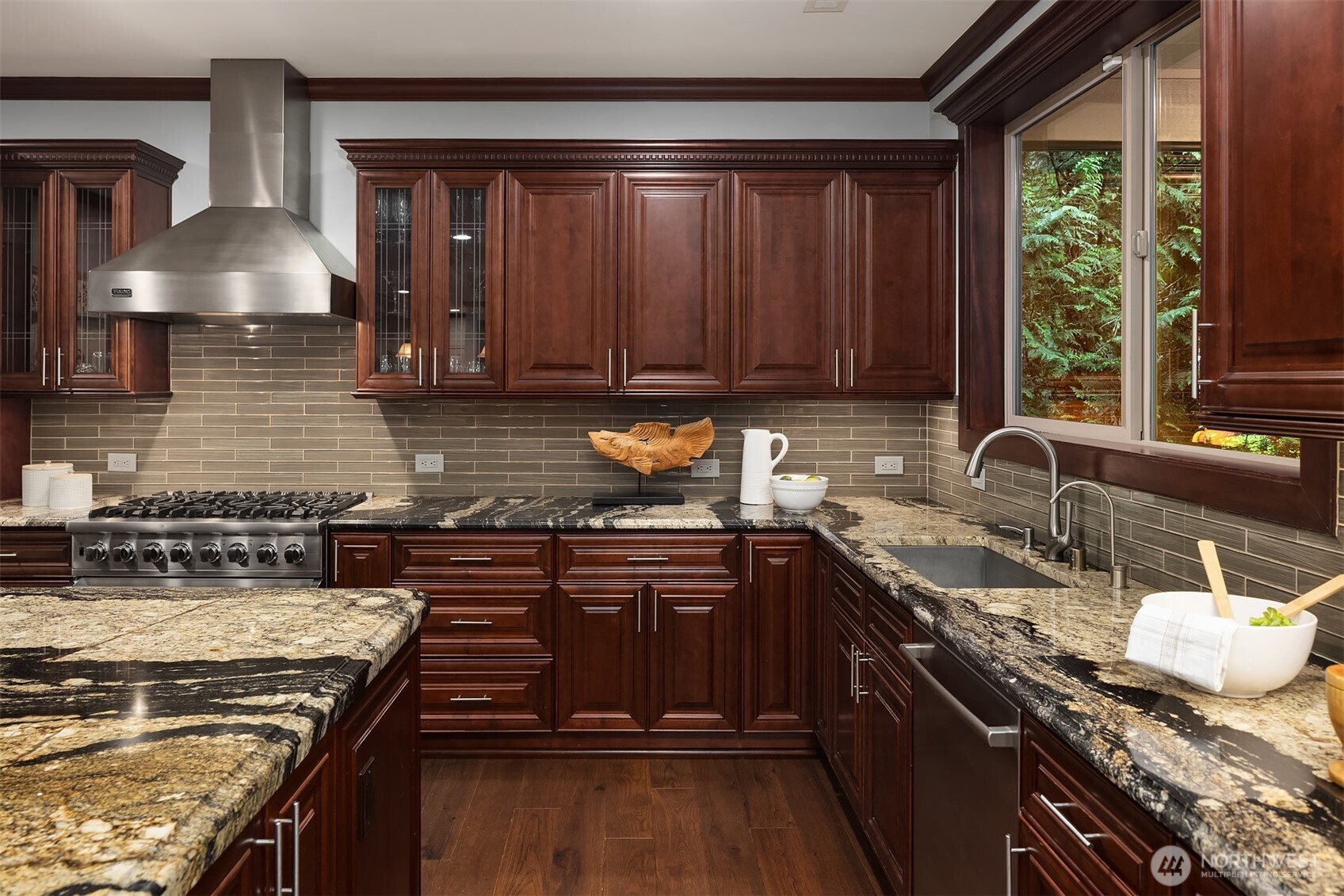 23420 SE 21st Court , Sammamish, WA 98075
