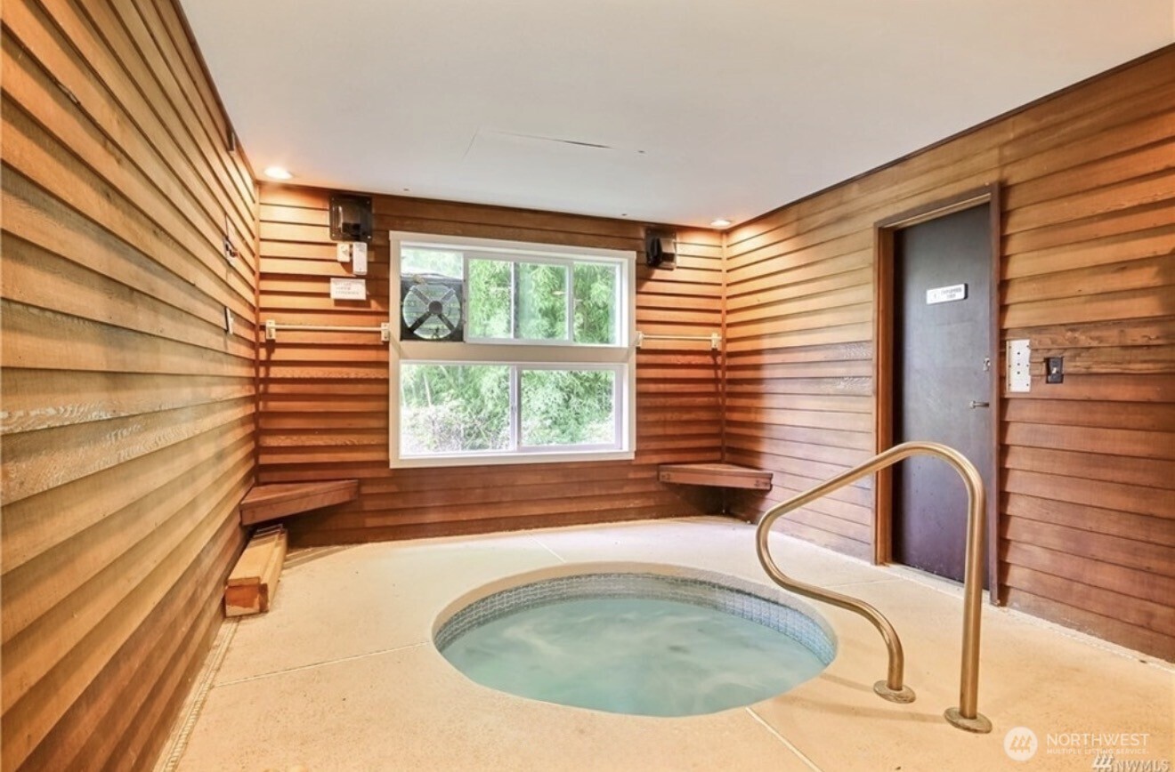 17431 Ambaum Boulevard S #B13, Seattle, WA 98148