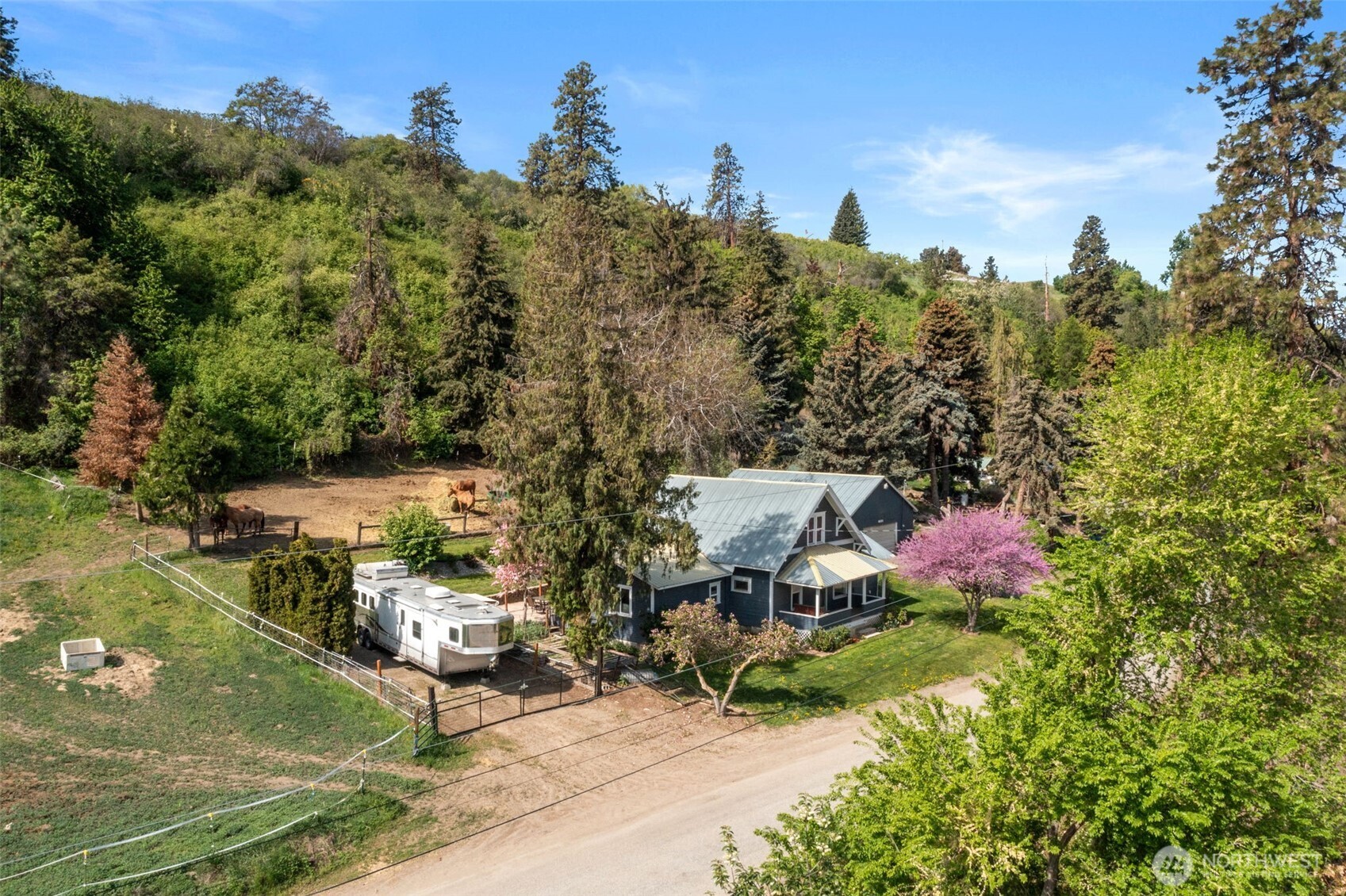 4693 Valley Street , Cashmere, WA 98815
