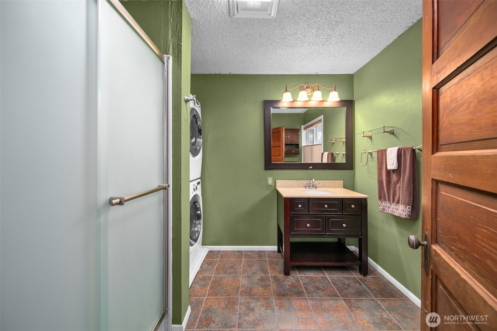 4693 Valley Street , Cashmere, WA 98815