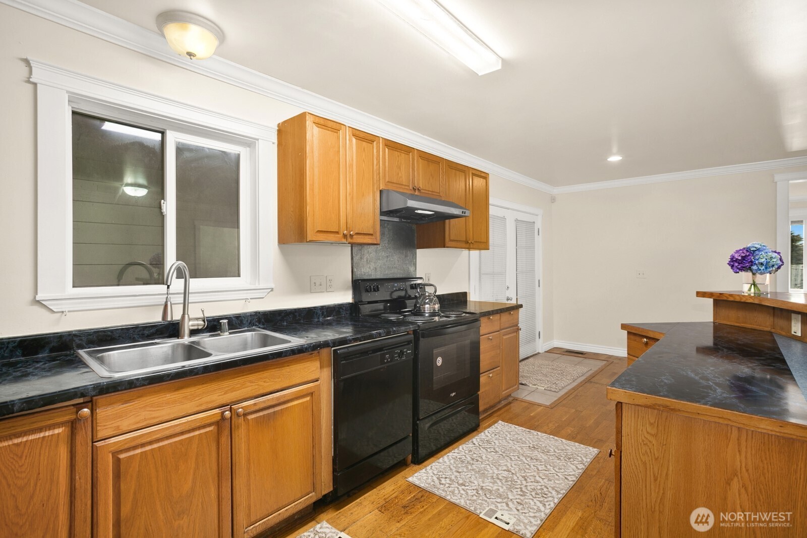 1520 S Bennett Street , Seattle, WA 98108