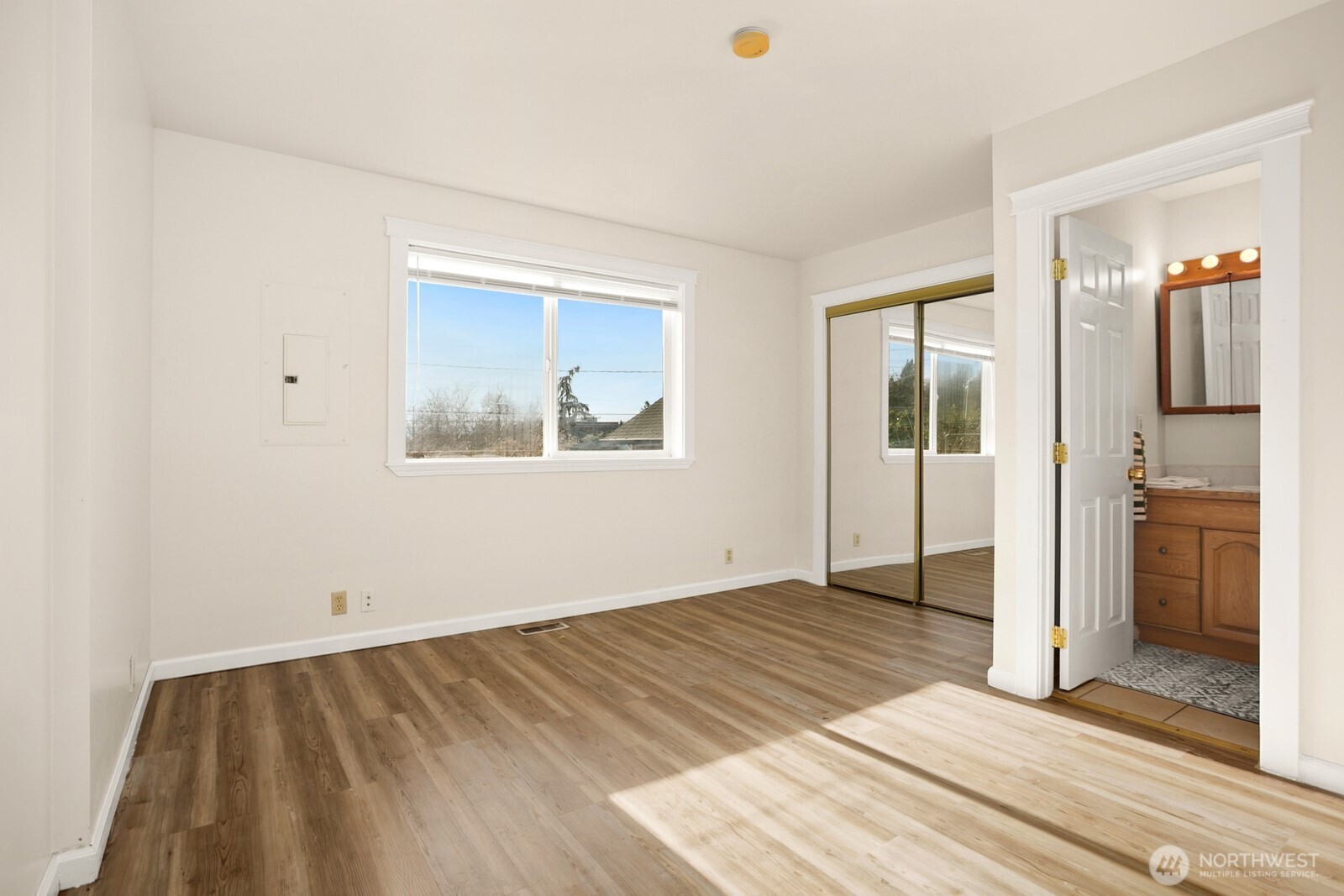 1520 S Bennett Street , Seattle, WA 98108