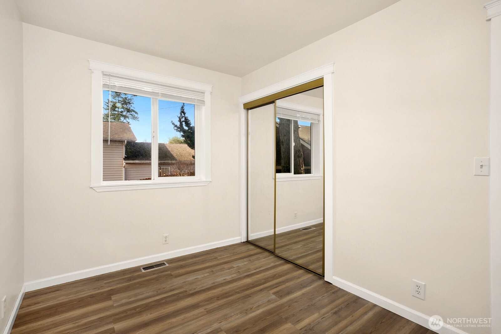 1520 S Bennett Street , Seattle, WA 98108