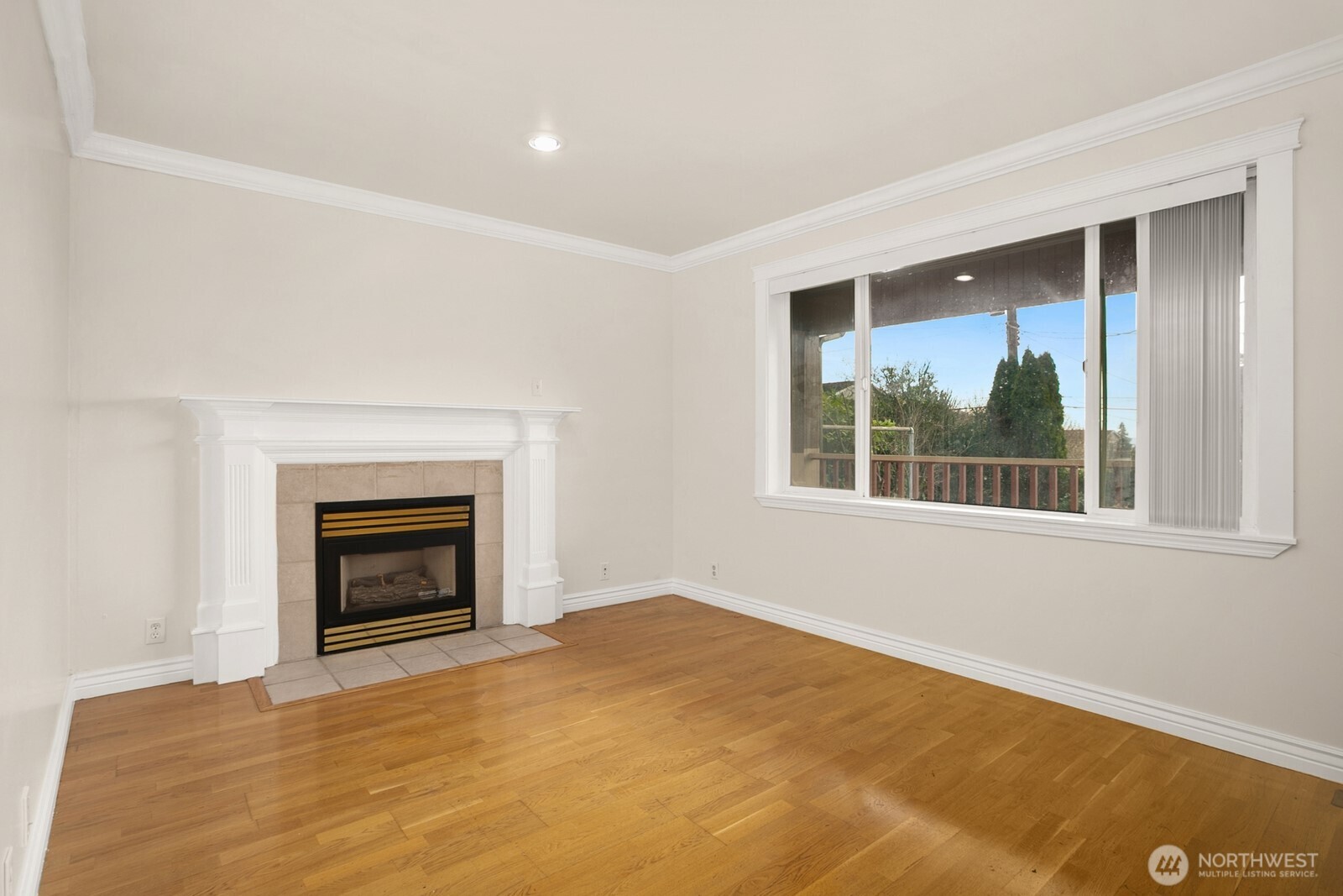 1520 S Bennett Street , Seattle, WA 98108