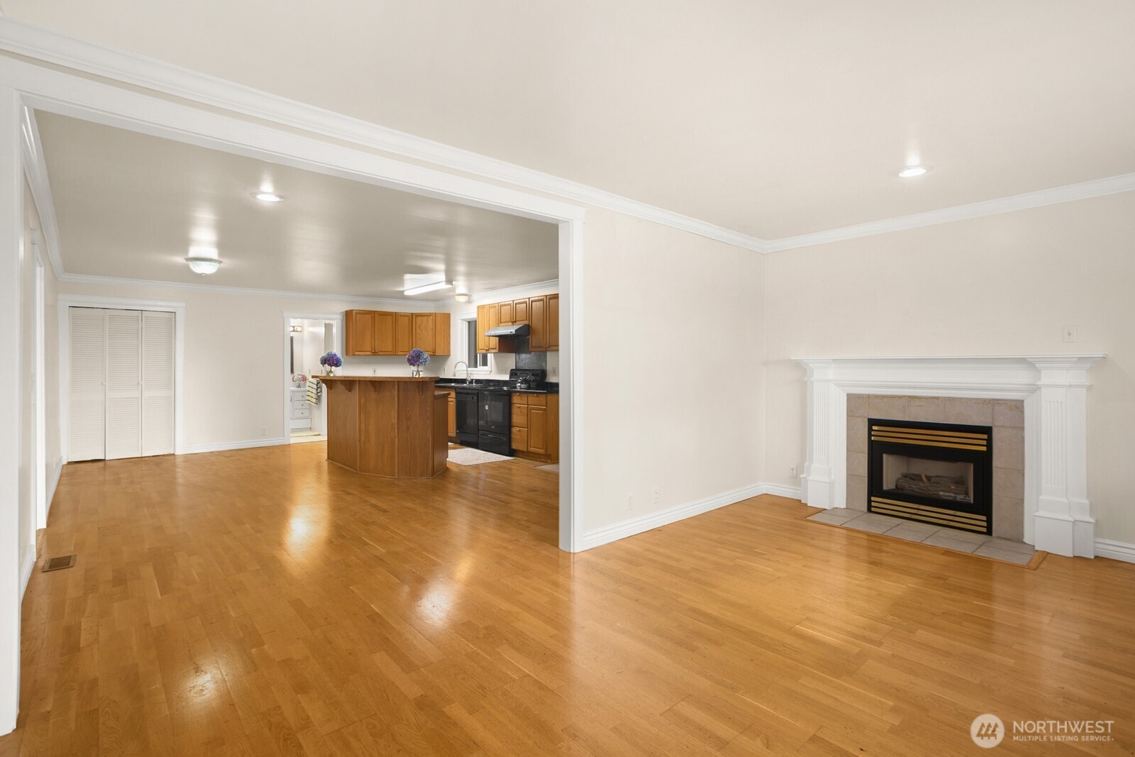 1520 S Bennett Street , Seattle, WA 98108