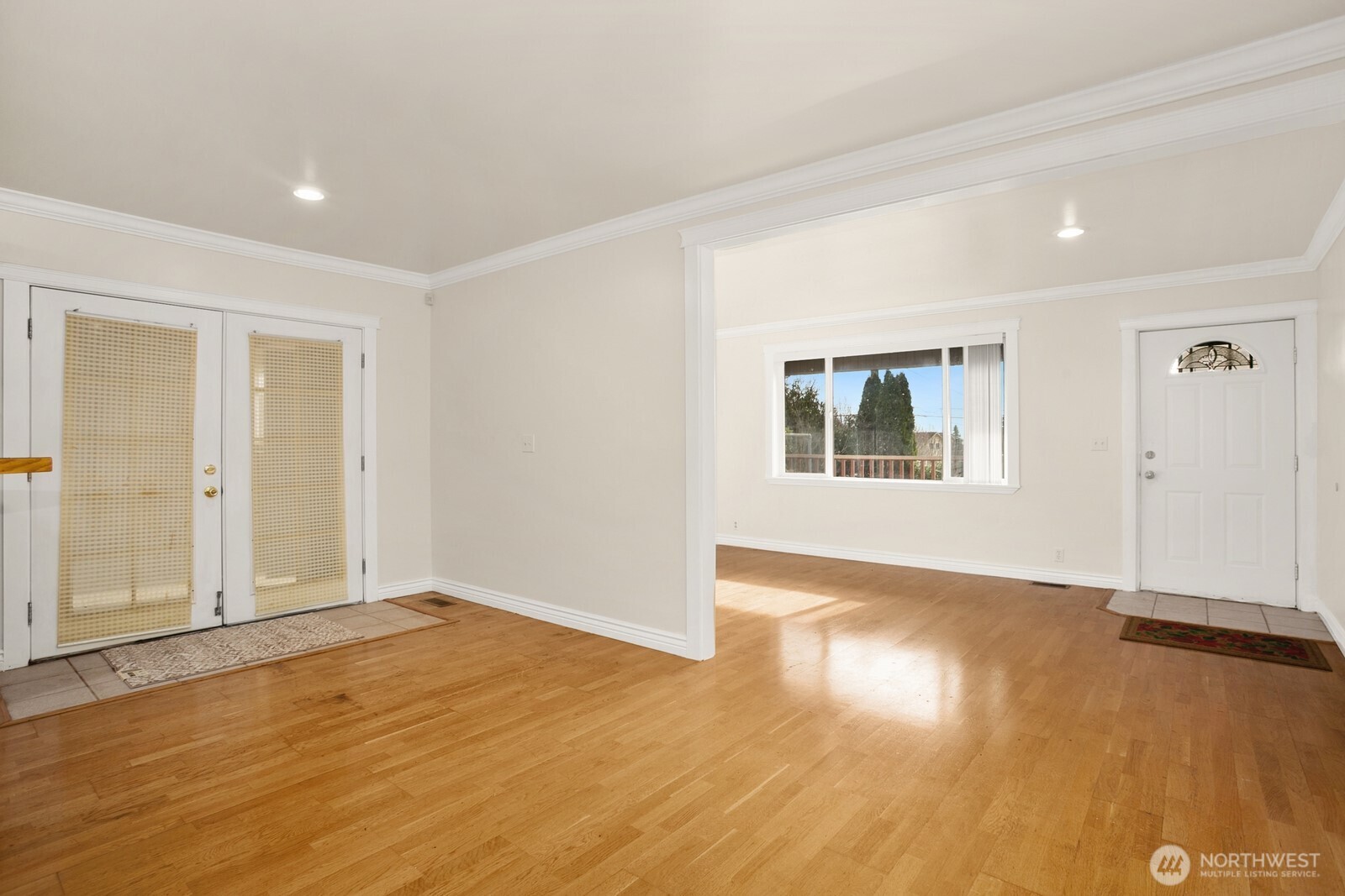 1520 S Bennett Street , Seattle, WA 98108