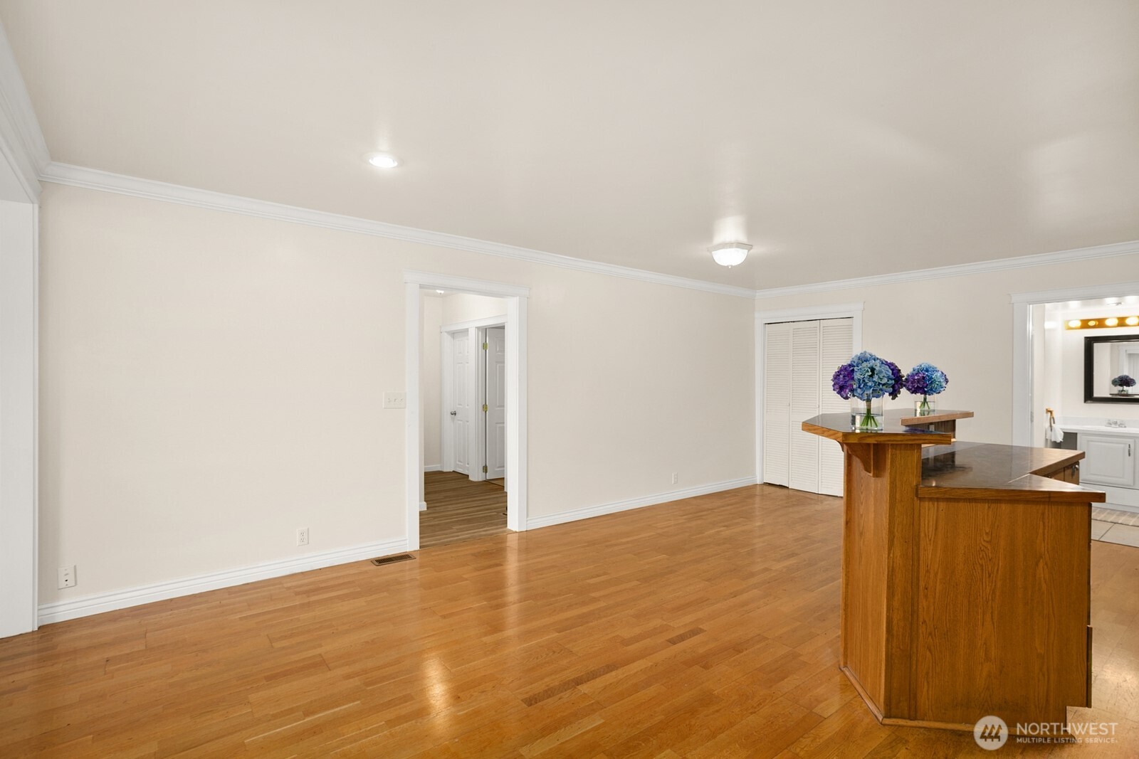 1520 S Bennett Street , Seattle, WA 98108