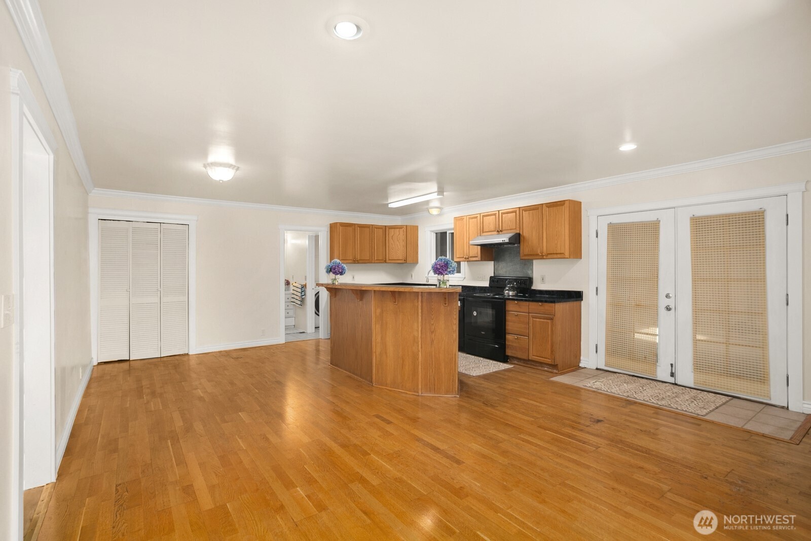1520 S Bennett Street , Seattle, WA 98108