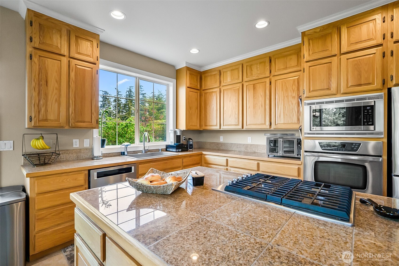 33 Zermatt Court , Camano Island, WA 98282