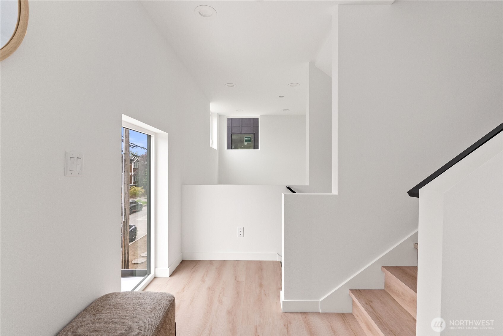 8863 Midvale Avenue N #F, Seattle, WA 98103