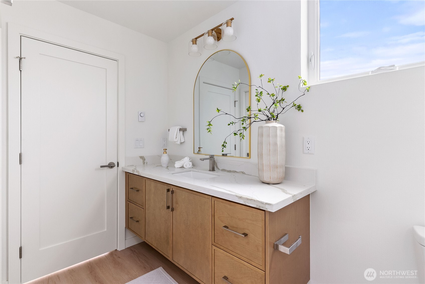 8863 Midvale Avenue N #F, Seattle, WA 98103