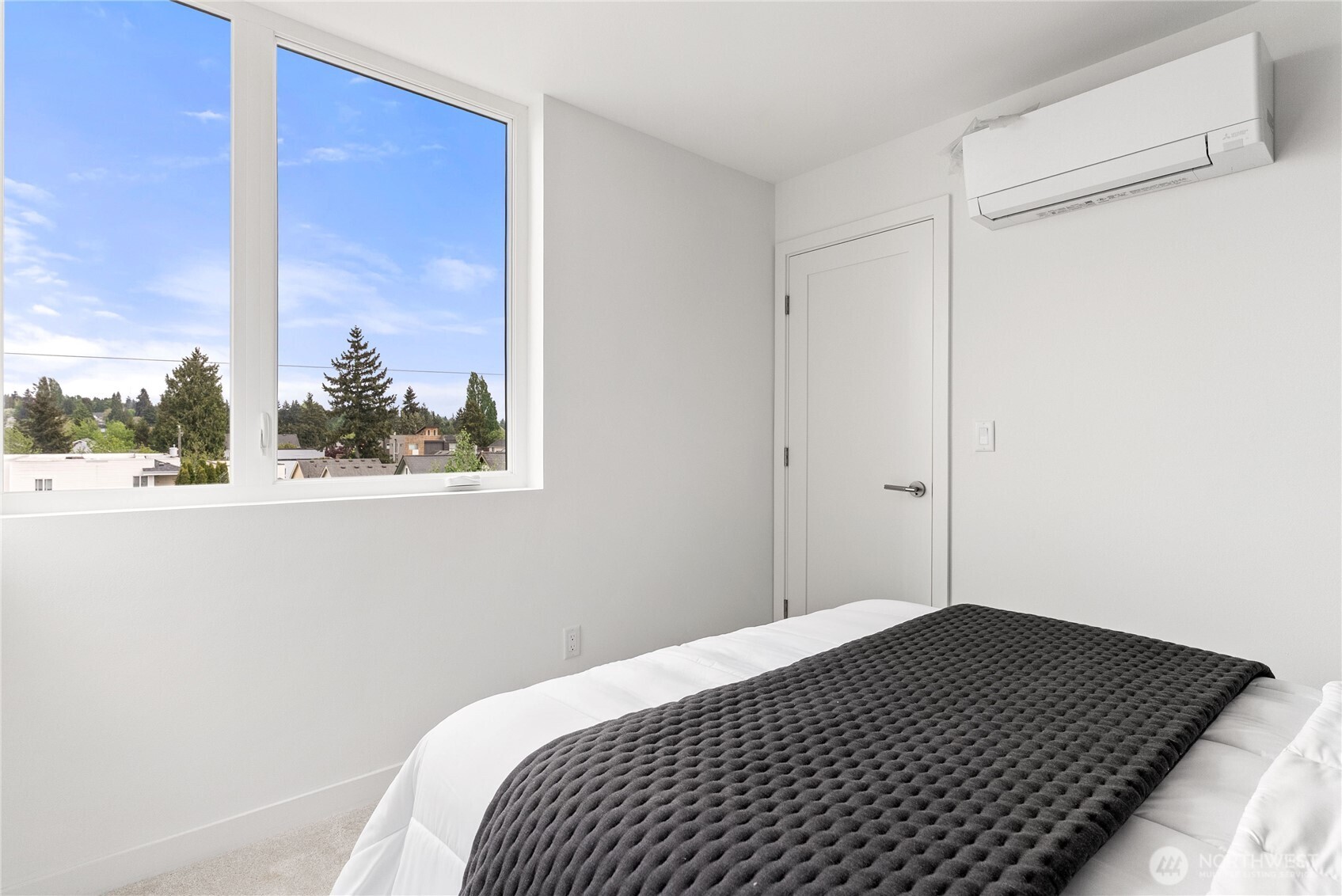 8863 Midvale Avenue N #F, Seattle, WA 98103