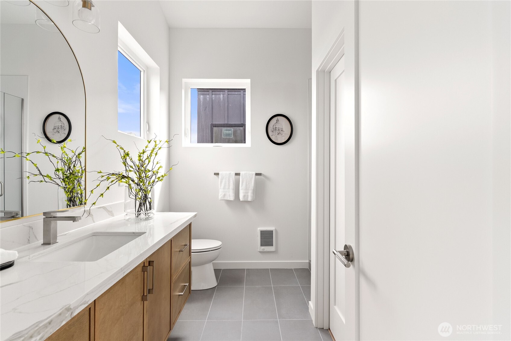 8863 Midvale Avenue N #F, Seattle, WA 98103