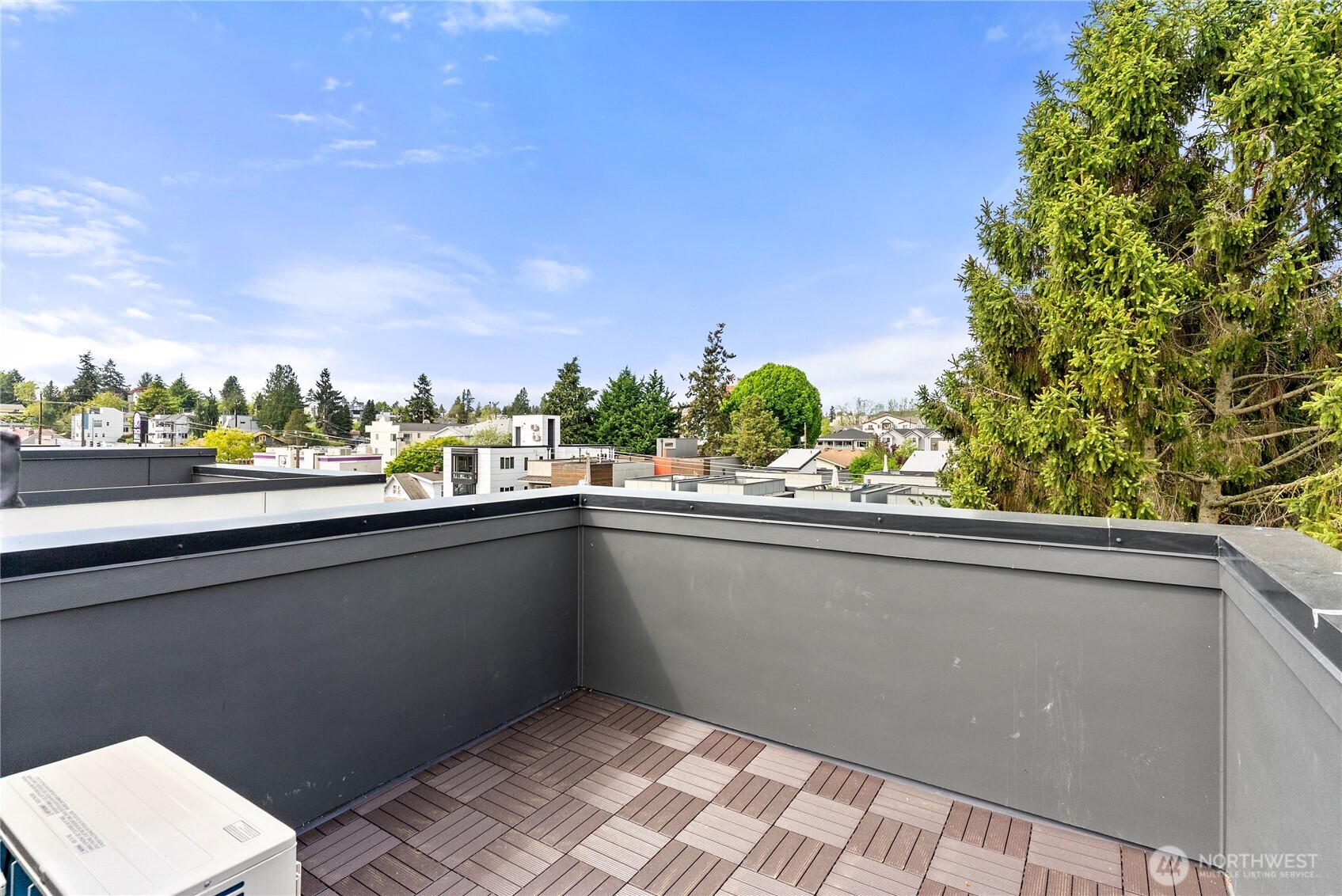 8863 Midvale Avenue N #F, Seattle, WA 98103