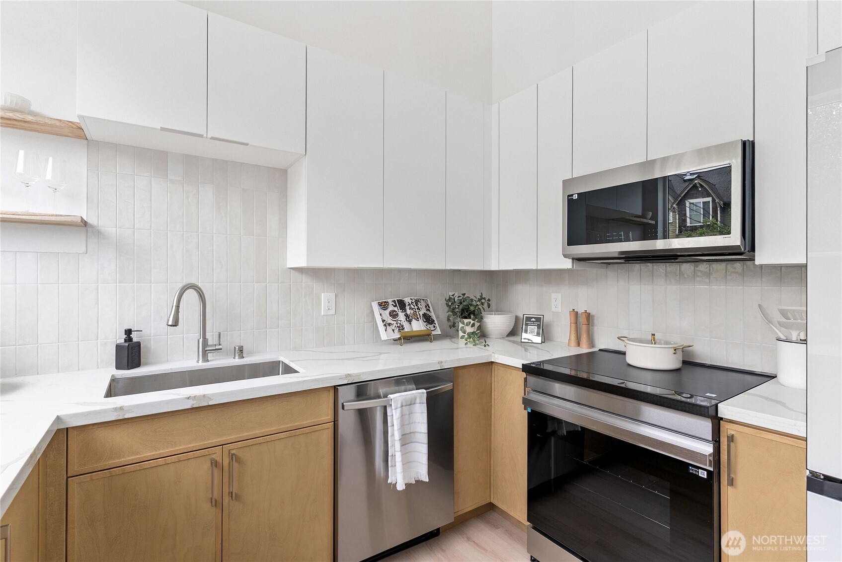 8863 Midvale Avenue N #F, Seattle, WA 98103