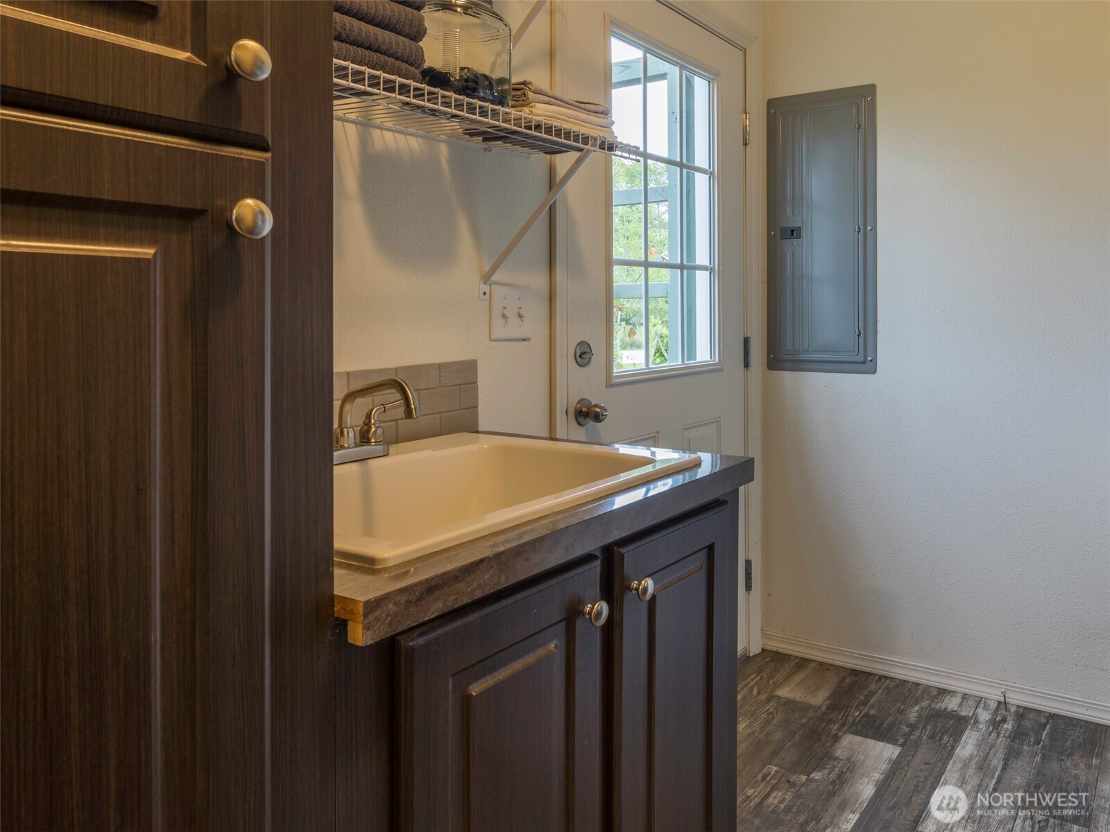 274192 E Hwy 101 , Sequim, WA 98382