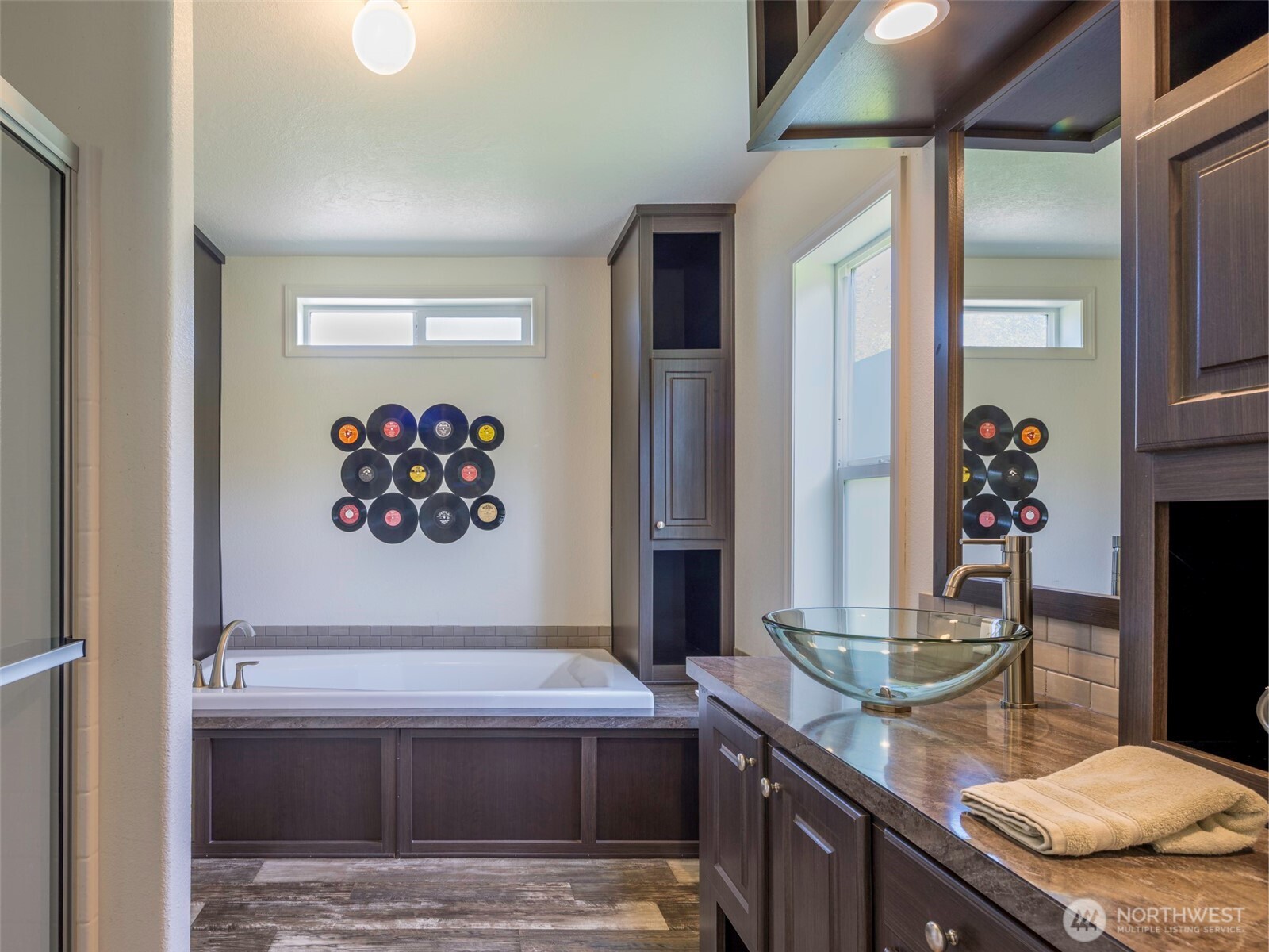 274192 E Hwy 101 , Sequim, WA 98382