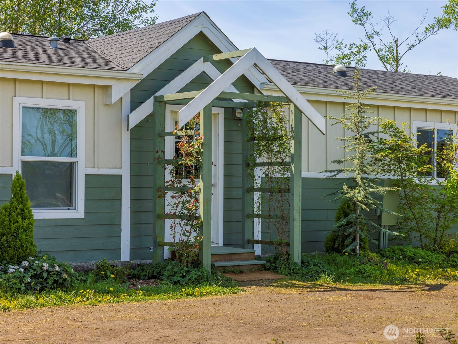 274192 E Hwy 101 , Sequim, WA 98382