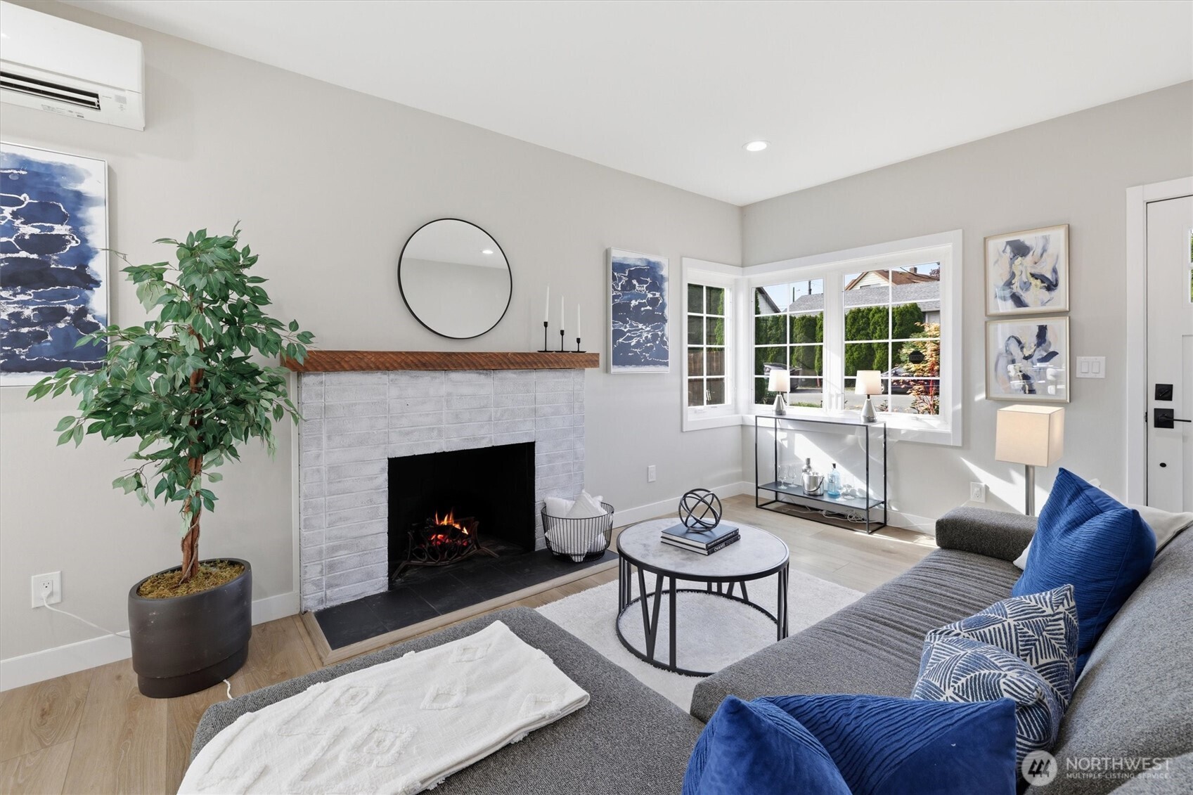 1113 S Pearl Street , Seattle, WA 98108