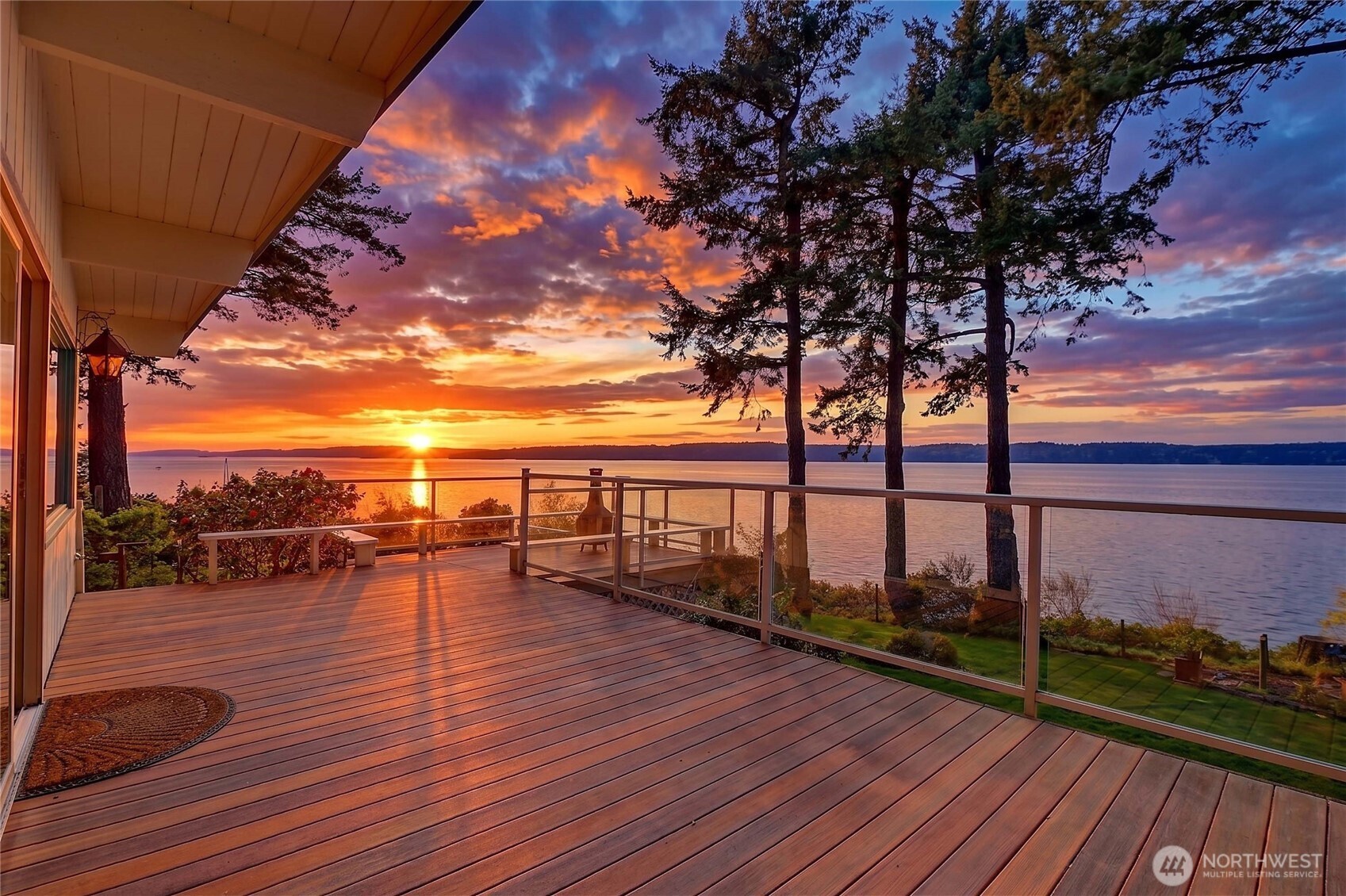 1246 SW Camano Drive , Camano Island, WA 98282