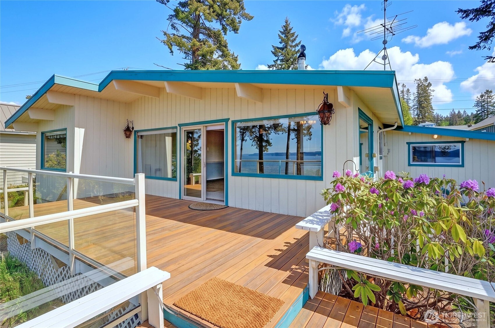 1246 SW Camano Drive , Camano Island, WA 98282