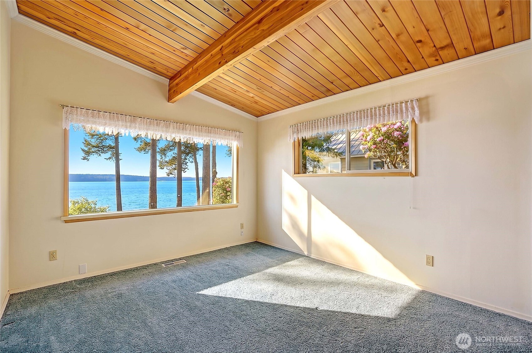 1246 SW Camano Drive , Camano Island, WA 98282