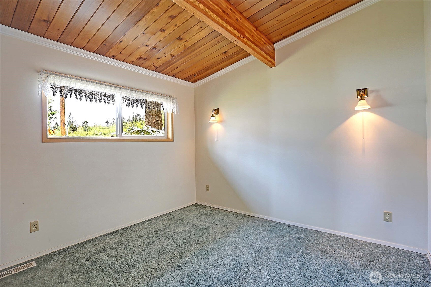 1246 SW Camano Drive , Camano Island, WA 98282