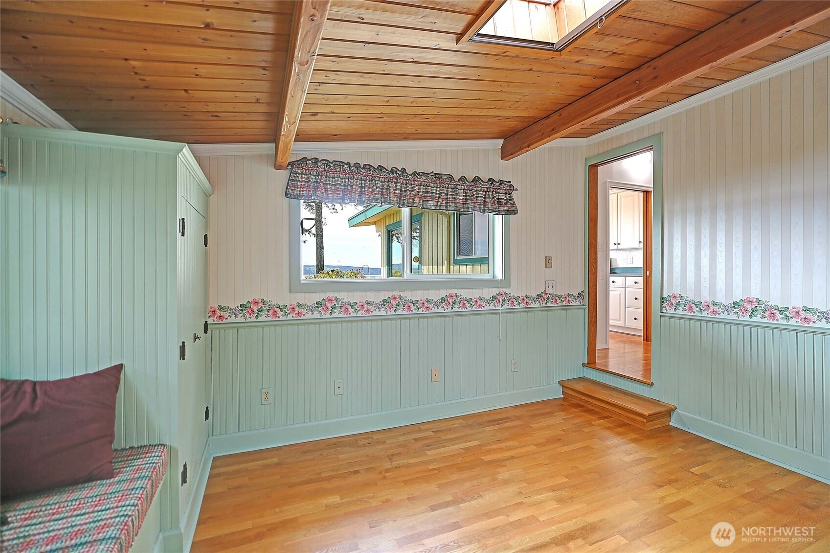 1246 SW Camano Drive , Camano Island, WA 98282